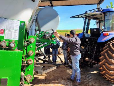 Tecnologia no campo: Coprossel e Atomizer entregam equipamento para aplicação de biológicos em Porto Barreiro